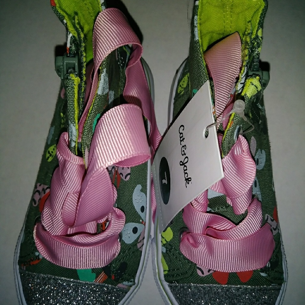 Cat and jack girl shoes size 7